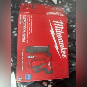 Milwaukee M12 23 gauge pin nailer NEW IN BOX